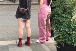 网红吃瓜翻车现场,现场尴尬瞬间引网友热议